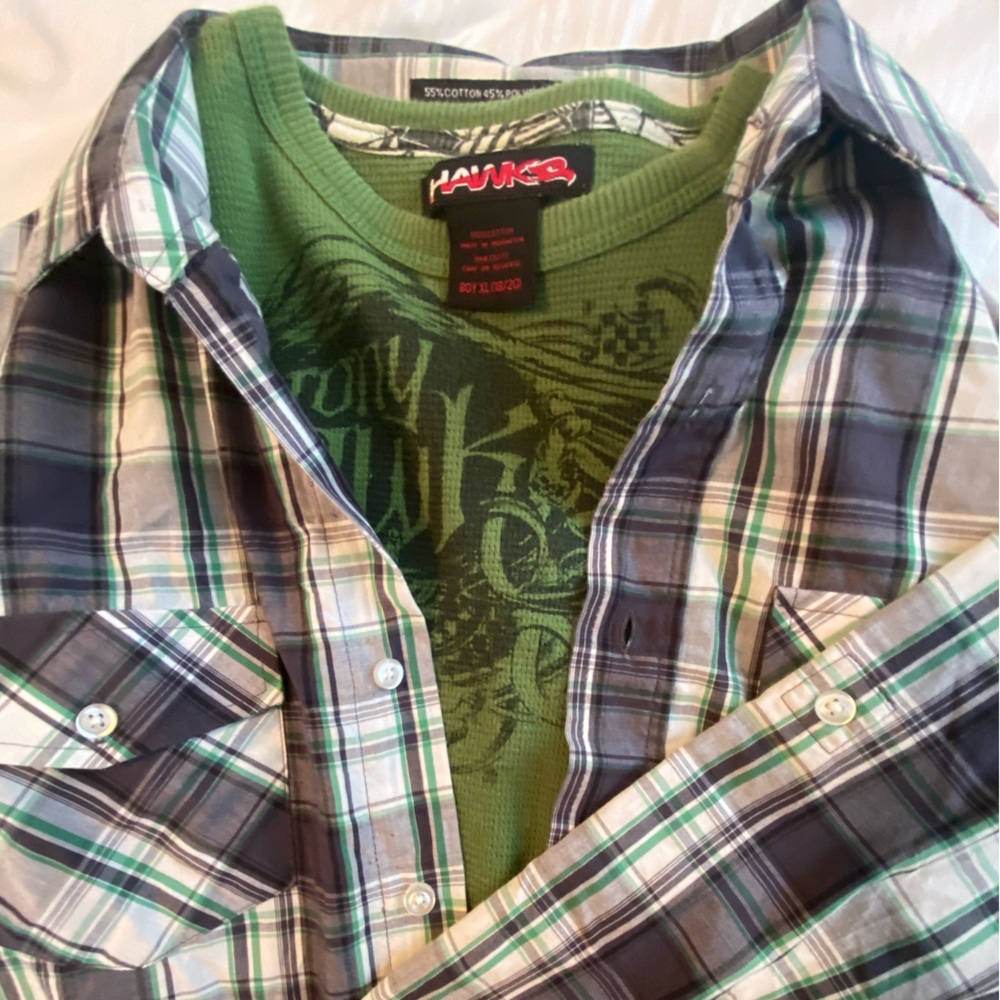 2 Shirts- Airwalk & Tony Hawk: green / Black layered look. Great deal!